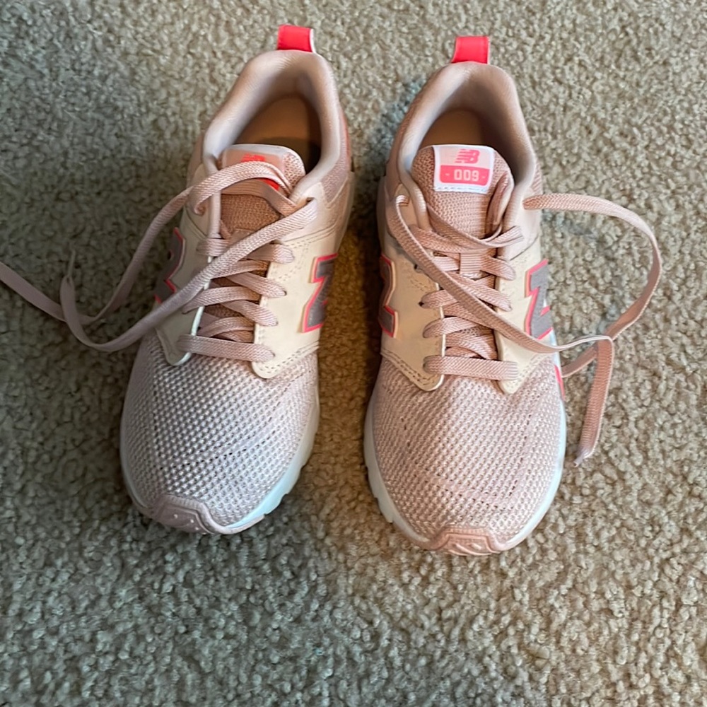 New Balance 009 Pink Sneakers